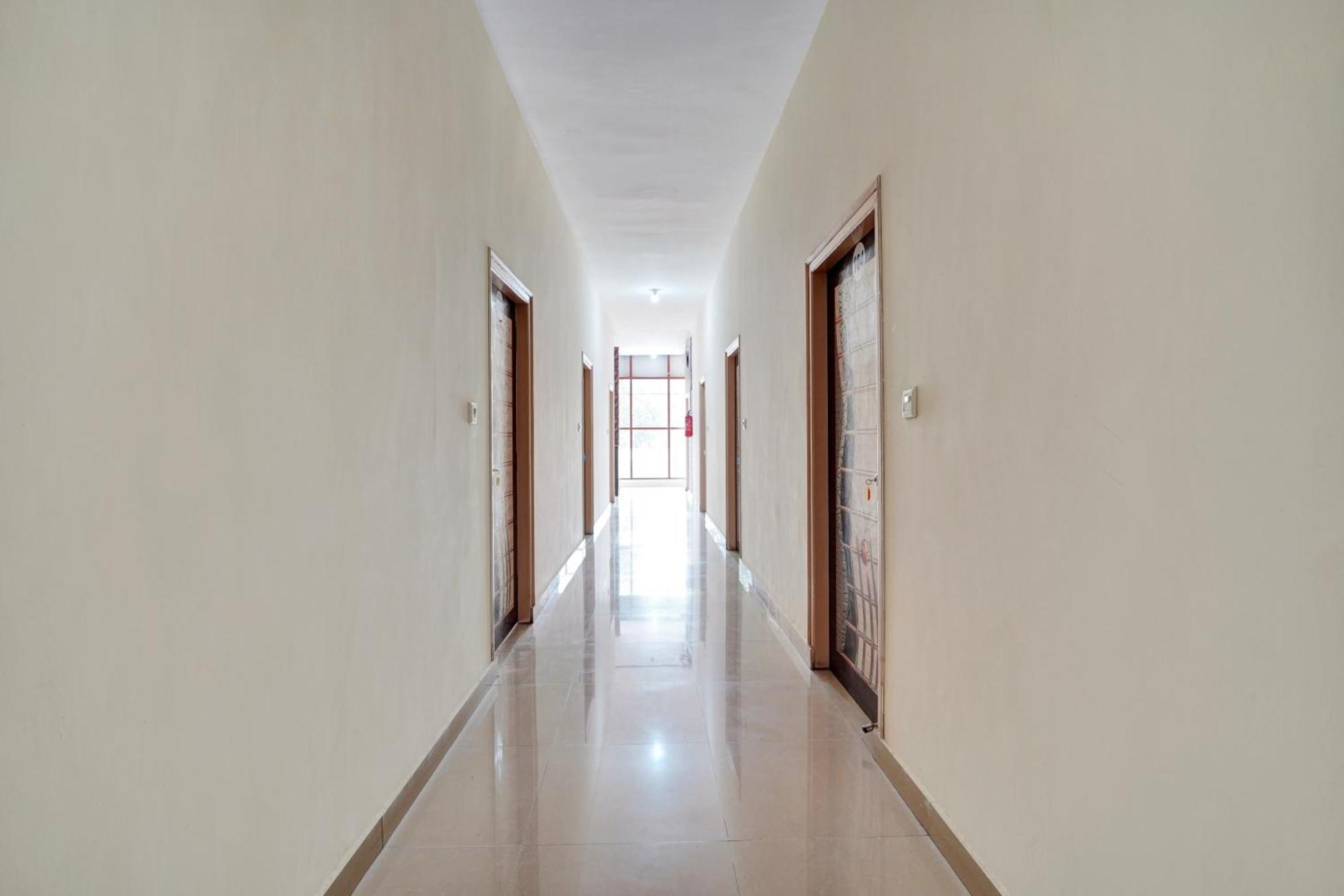 Hotel O Mg Boarding And Lodging Bangalore Exterior photo